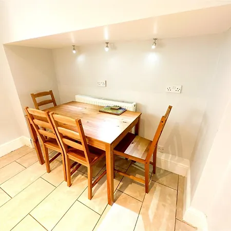 Country With Church View And Fireplace Near & York * Leeds (West Yorkshire)
